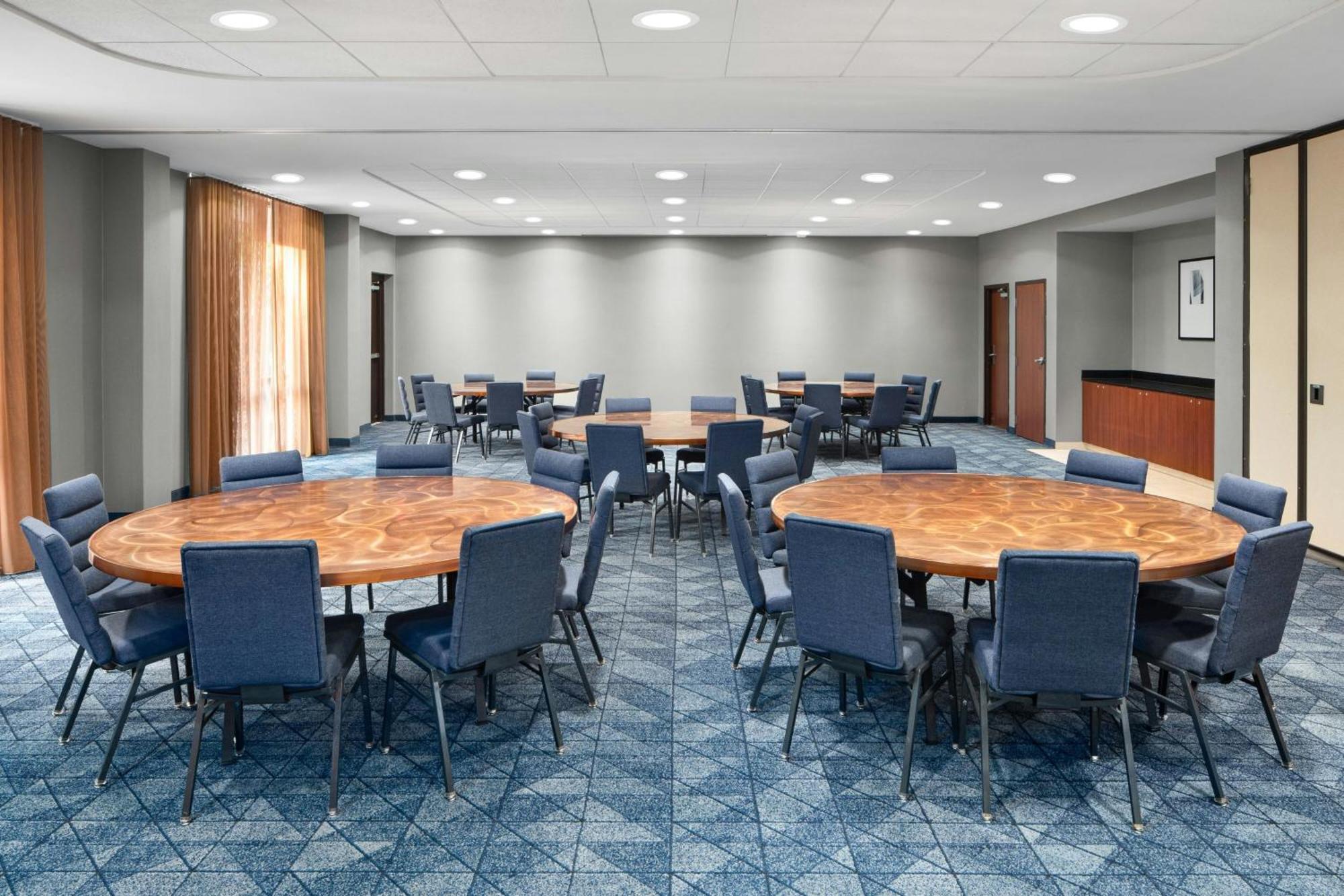 Courtyard By Marriott Knoxville Airport Alcoa Exterior photo