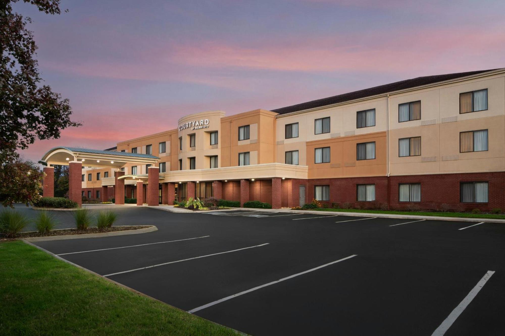 Courtyard By Marriott Knoxville Airport Alcoa Exterior photo